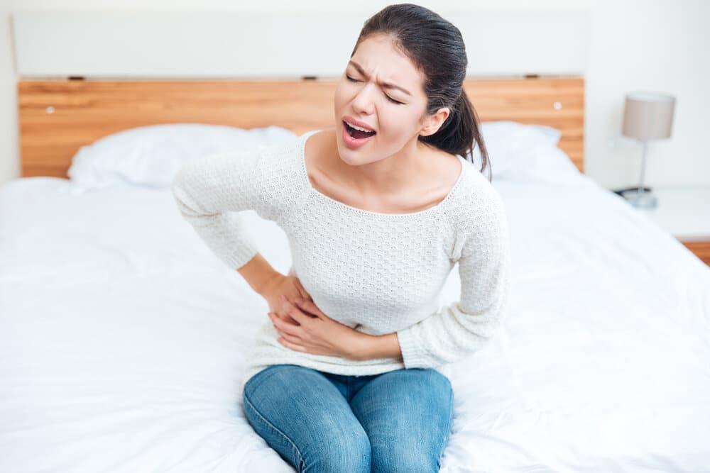 Right upper quadrant pain under the ribs: 9 causes